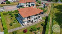 Foto Villa Bifamiliare in Vendita, pi� di 6 Locali, 400 mq, Cazzago B