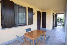 Foto Villa bifamiliare in Vendita, pi di 6 Locali, 6 Camere, 270 mq
