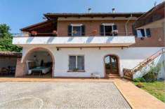 Foto Villa Bifamiliare in Vendita, pi di 6 Locali, 800 mq, Bra