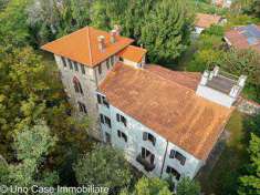 Foto Villa bifamiliare in Vendita, pi di 6 Locali, pi di 6 Camere,