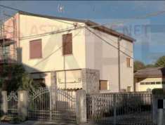 Foto Villa Bifamiliare in Vendita, pi di 6 Locali, Tombolo