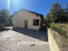 Foto Villa bifamiliare in vendita a Andora