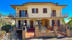 Foto Villa bifamiliare in vendita a Assisi