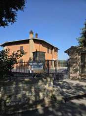 Foto Villa bifamiliare in vendita a Assisi