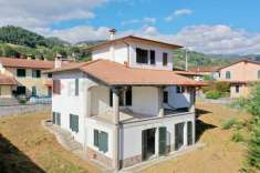 Foto Villa bifamiliare in vendita a Barga