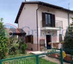 Foto Villa bifamiliare in vendita a Bevagna - 3 locali 140mq