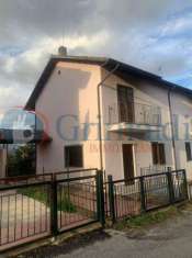 Foto Villa bifamiliare in vendita a Bevagna