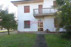 Foto Villa bifamiliare in vendita a Bondeno