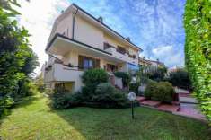 Foto Villa bifamiliare in vendita a Buccinasco