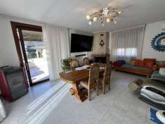 Foto Villa bifamiliare in vendita a Cadeo