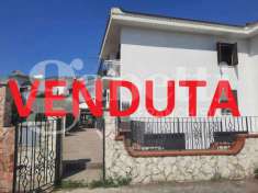Foto Villa bifamiliare in vendita a Cellole