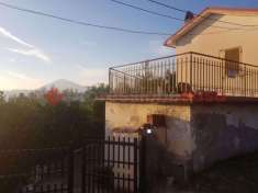 Foto Villa bifamiliare in vendita a Cervaro