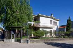 Foto Villa bifamiliare in vendita a Cislago