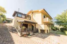 Foto Villa bifamiliare in vendita a Collecorvino - 11 locali 230mq
