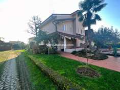 Foto Villa bifamiliare in vendita a Curtatone - 9 locali 338mq