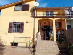 Foto Villa bifamiliare in vendita a Fabrica Di Roma