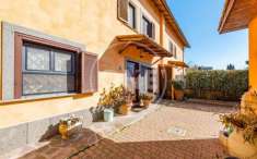 Foto Villa bifamiliare in vendita a Fiumicino