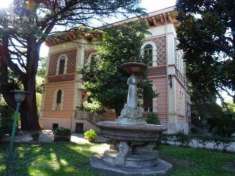 Foto Villa bifamiliare in vendita a Foligno - 11 locali 295mq