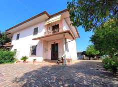 Foto Villa bifamiliare in vendita a Latina