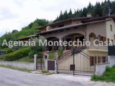 Foto Villa bifamiliare in vendita a Montecalvo In Foglia