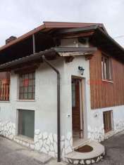 Foto Villa bifamiliare in vendita a Oricola