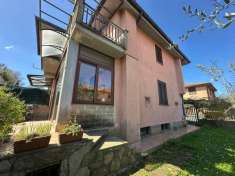 Foto Villa bifamiliare in vendita a Oriolo Romano