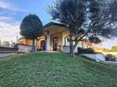 Foto Villa bifamiliare in vendita a Parabiago