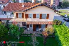 Foto Villa bifamiliare in vendita a Pinerolo - 8 locali 180mq