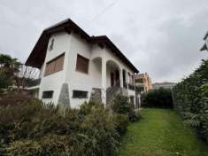 Foto Villa bifamiliare in vendita a Pinerolo - 8 locali 226mq
