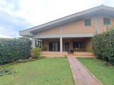 Foto Villa bifamiliare in vendita a Pomezia
