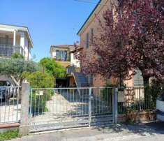 Foto Villa bifamiliare in vendita a Ravenna - 9 locali 227mq