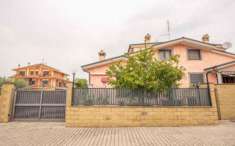Foto Villa bifamiliare in vendita a Roma - 4 locali 150mq
