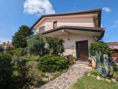 Foto Villa bifamiliare in vendita a Rosolina