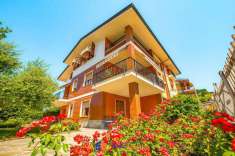 Foto Villa bifamiliare in vendita a Santa Vittoria D'Alba