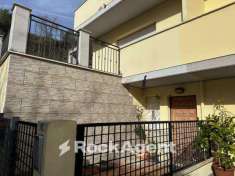 Foto Villa bifamiliare in vendita a Torre De' Passeri