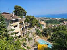 Foto Villa bifamiliare in vendita a Ventimiglia