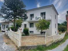 Foto Villa bifamiliare ristrutturata con terreno - Cairo Montenotte