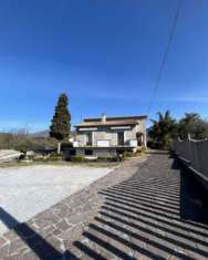 Foto VILLA CON PARCO GIARDINO TERRENO x piscina luxury