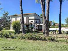 Foto VILLA di 10 vani e di 299 mq (ALTOPASCIO) rif. 3385_1