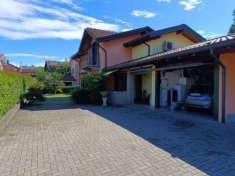 Foto Villa di 120 m con 4 locali e box auto in vendita a Gavirate