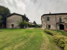 Foto Villa di 1200 m con pi di 5 locali in vendita a San Felice del Benaco