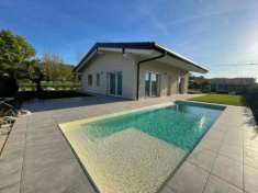 Foto Villa di 155 m con 5 locali e box auto doppio in vendita a Calvagese della Riviera