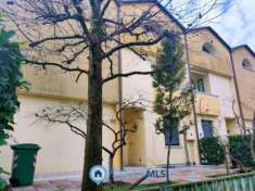Foto Villa di 160 m con 5 locali e box auto doppio in vendita a Abano Terme