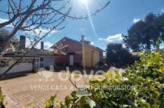 Foto Villa di 170 m con pi di 5 locali e box auto in vendita a Lariano