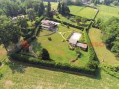 Foto Villa di 200 m con 3 locali e box auto in vendita a Agrate Conturbia