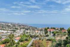 Foto Villa di 200 m con pi di 5 locali e box auto in vendita a Sanremo [rif. DV-9152]