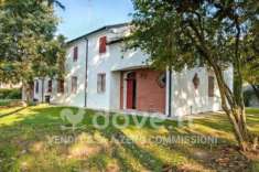 Foto Villa di 207 m con pi di 5 locali e box auto in vendita a Ferrara