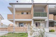 Foto Villa di 215 m con 5 locali e box auto in vendita a Cesena [rif. DV-8524-1]