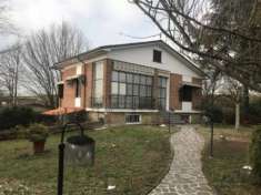 Foto Villa di 220 m con pi di 5 locali e box auto in vendita a Tortona