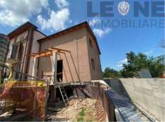 Foto Villa di 220 m con pi di 5 locali e box auto in vendita a Valsamoggia